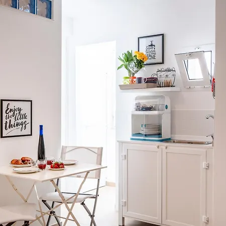 Guesthost - 4 - Lovely & Functional Διαμέρισμα