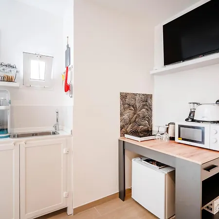 4 - Lovely & Functional Apartment *